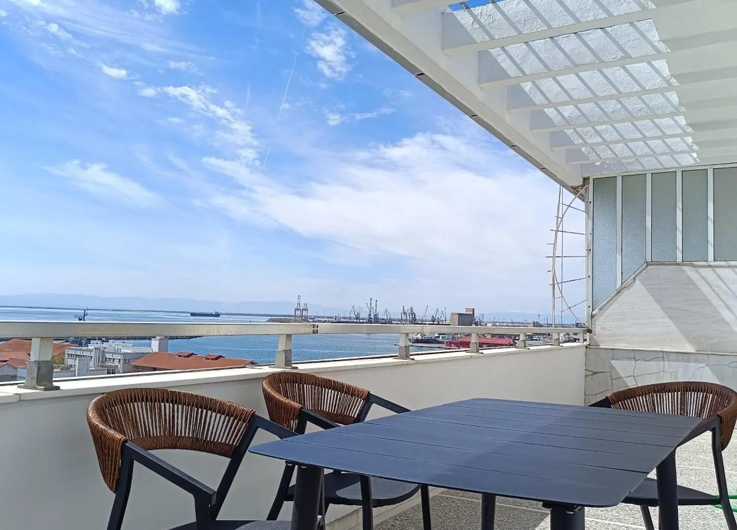 Zeusbnb Penthouse Sea View Thessaloniki 0*,